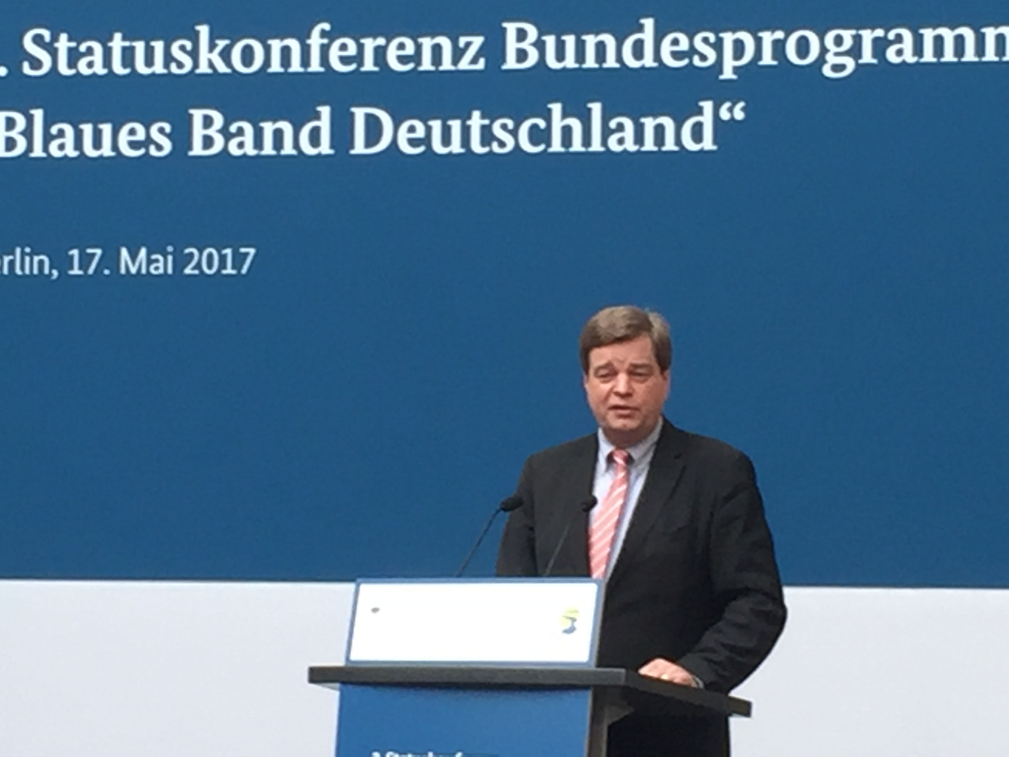 Statuskonferenz Blaues Band Deutschland : Enak Ferlemann, parlamentarischer Staatssekretär beim Bundesminister für Verkehr und digitale Infrastruktur.